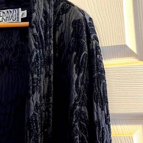 Beautiful Jacquard Jacket - Picture 5 of 5